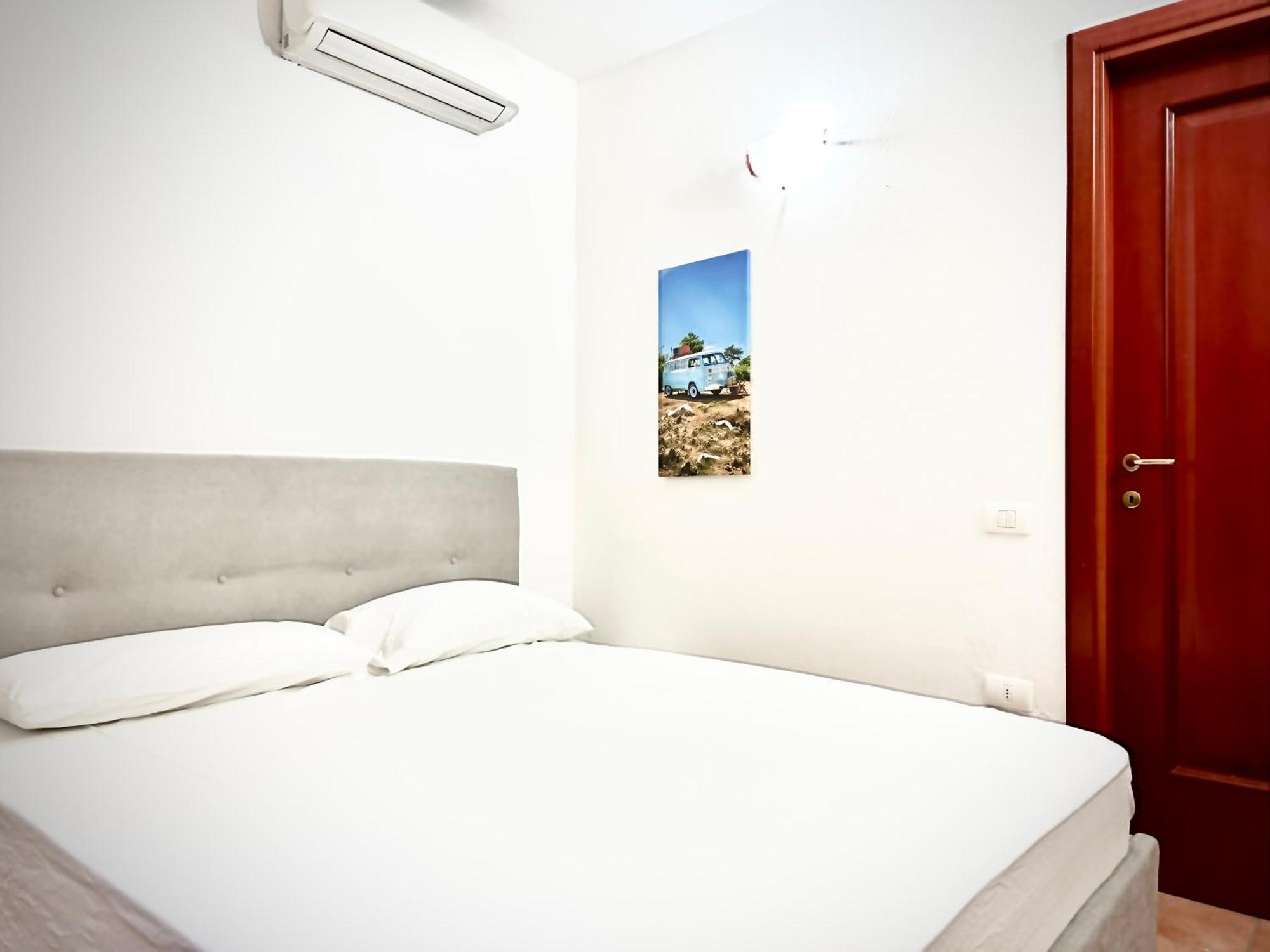 Poetto Beach Apartment Quartu SantʼElena Exteriör bild
